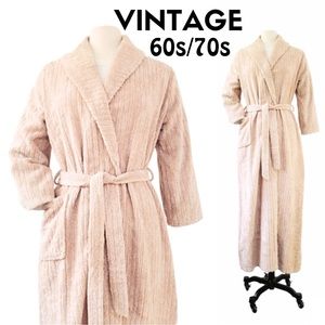 VINTAGE 60s 70s Long Pink Chenille Bathrobe by Sears